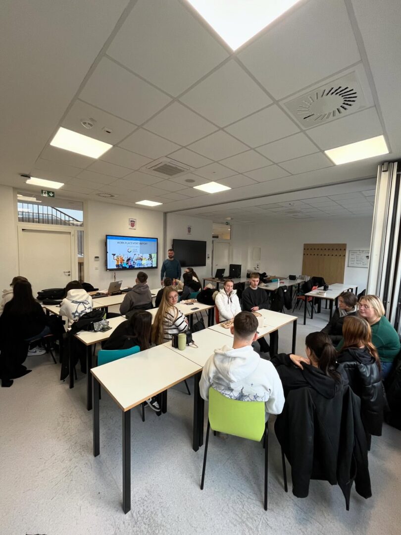 587280928_18065665103628940_8732674560801148871_n