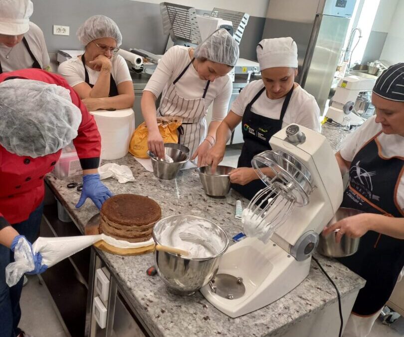 Program obrazovanja odraslih za stjecanje mikrokvalifikacije priprema hrvatskih tradicijskih slastica bliži se završetku